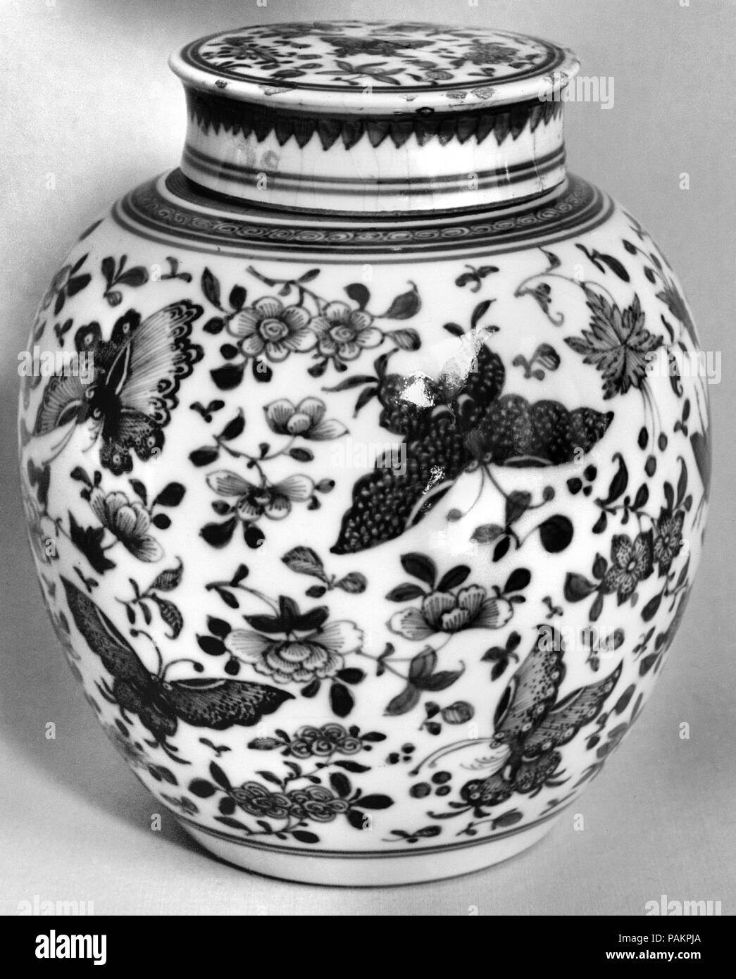 Jarra Con Tapa Cultura China Dimensiones H 6 1 2 16 5 Cm jarra-con-tapa-cultura-china-dimensiones-h-6-1-2-16-5-cm