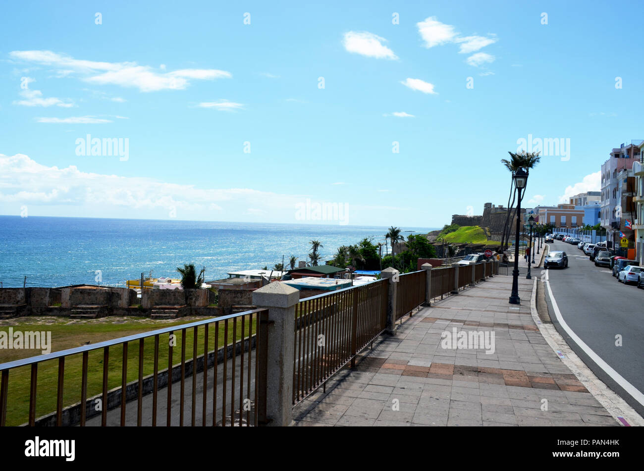 Isleta de barrio de San Juan en la Calle Norzagara en el Viejo San Juan, Puerto Rico Foto de stock
