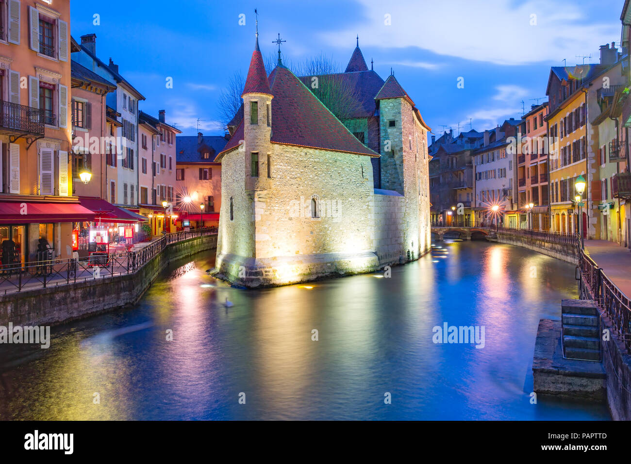 Noche De Annecy Francia Fotografia De Stock Alamy Noche De Annecy Francia Fotografia De Stock Alamy
