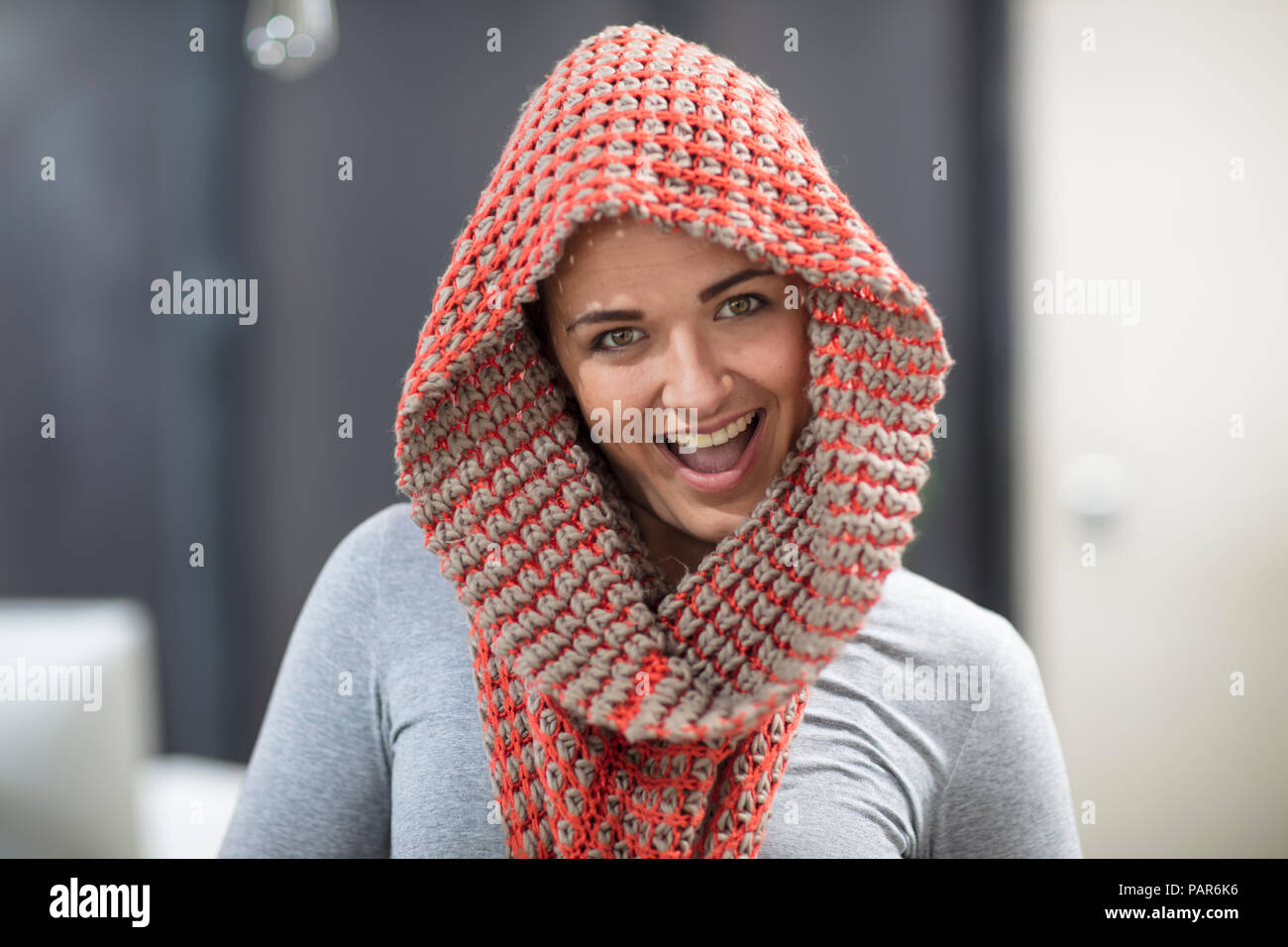 Bufandas Bufanda Fotos e Imágenes de stock - Página 5 - Alamy