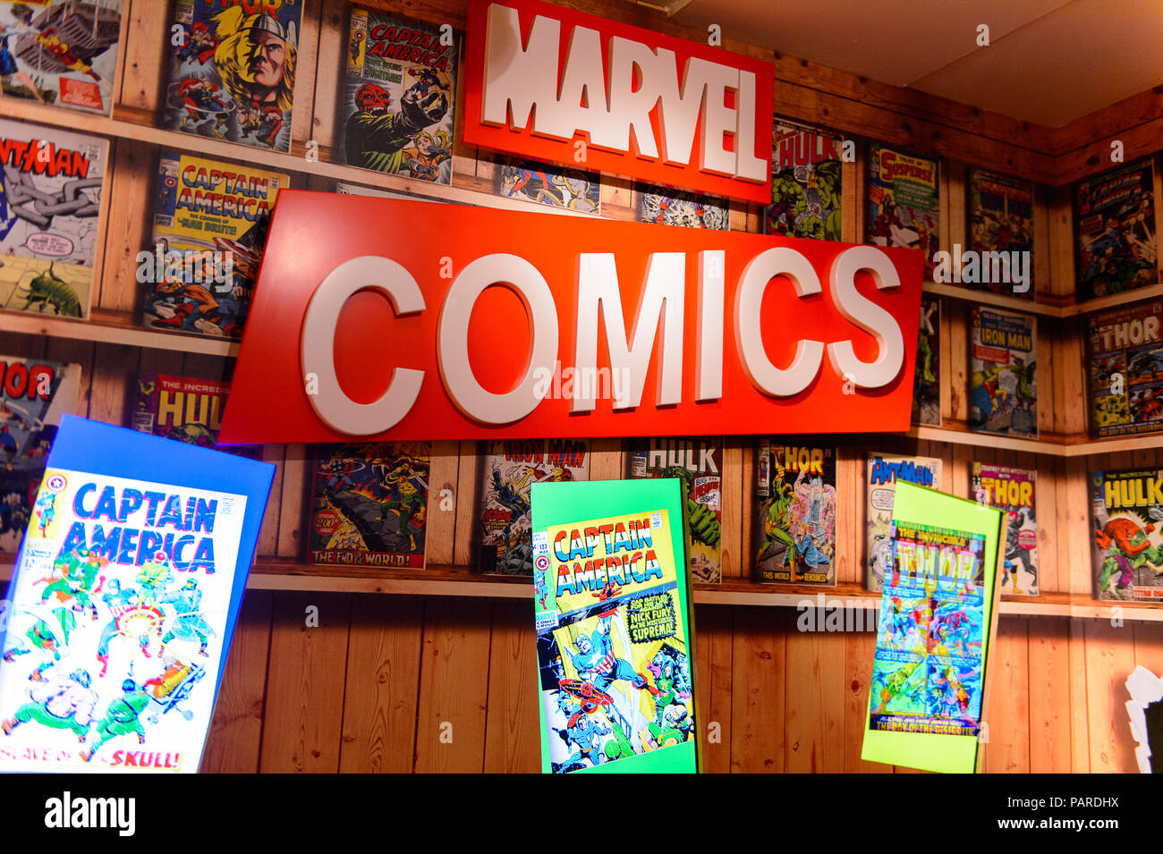 AMSTERDAM, Holanda - Oct 26, 2016: Marvel comics books, museo de cera  Madame Tussauds en Amsterdam. Una de las populares atracciones turísticas  Fotografía de stock - Alamy
