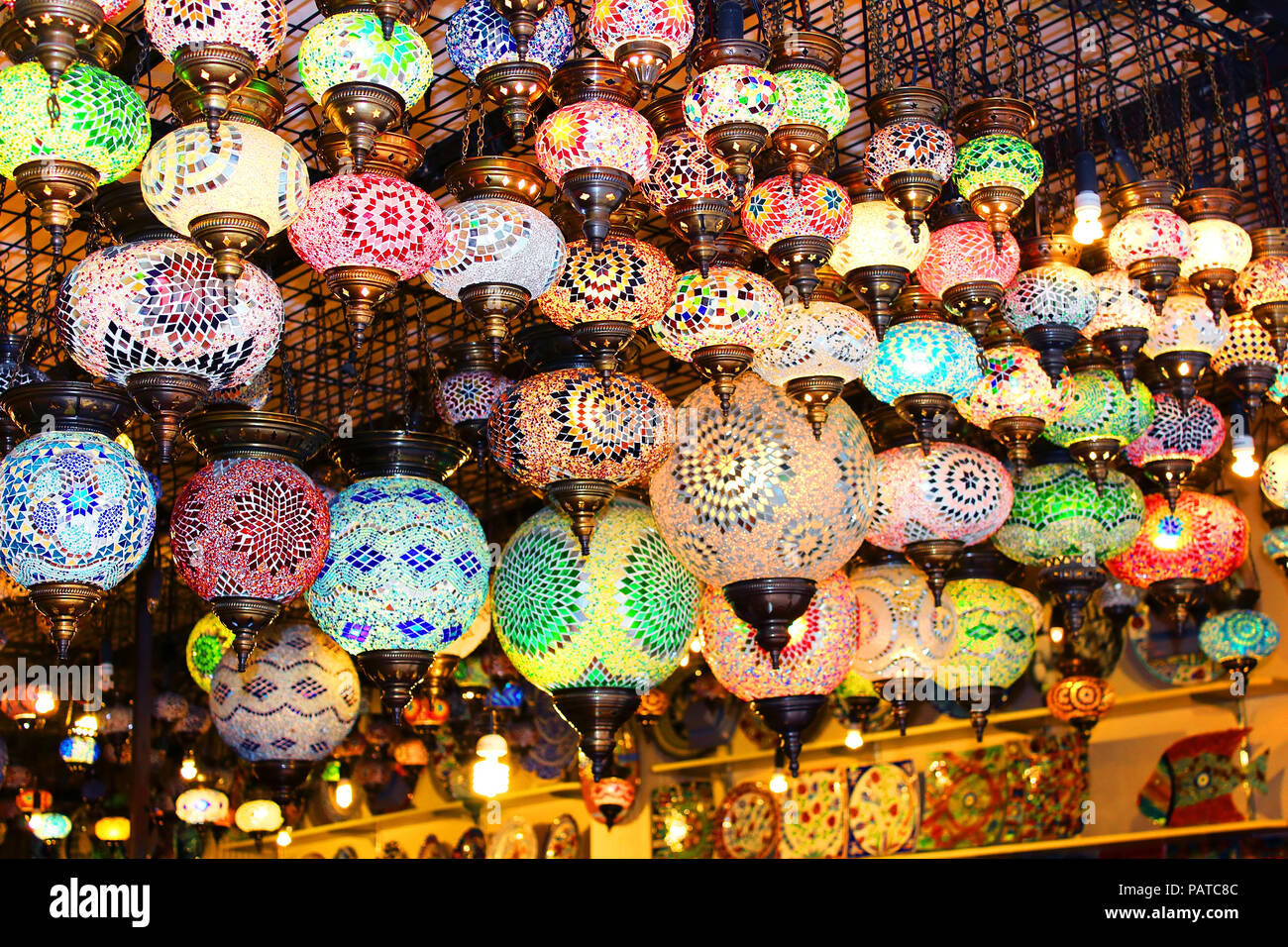 Lámparas turca para la venta en el Gran Bazar de Estambul, Turquía  Fotografía de stock - Alamy