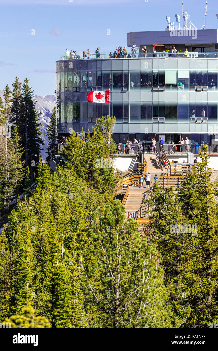 El edificio de la cumbre de la Montaña Sulphur en las Montañas Rocosas, Banff, Alberta, Canadá Foto de stock