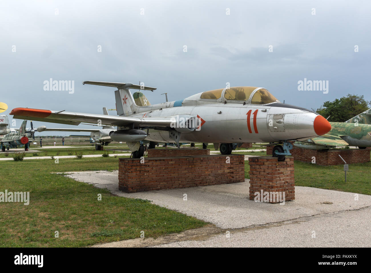 KRUMOVO, Plovdiv, Bulgaria - 29 de abril de 2017: el Museo de la aviación cerca de el aeropuerto de Plovdiv, Bulgaria Foto de stock