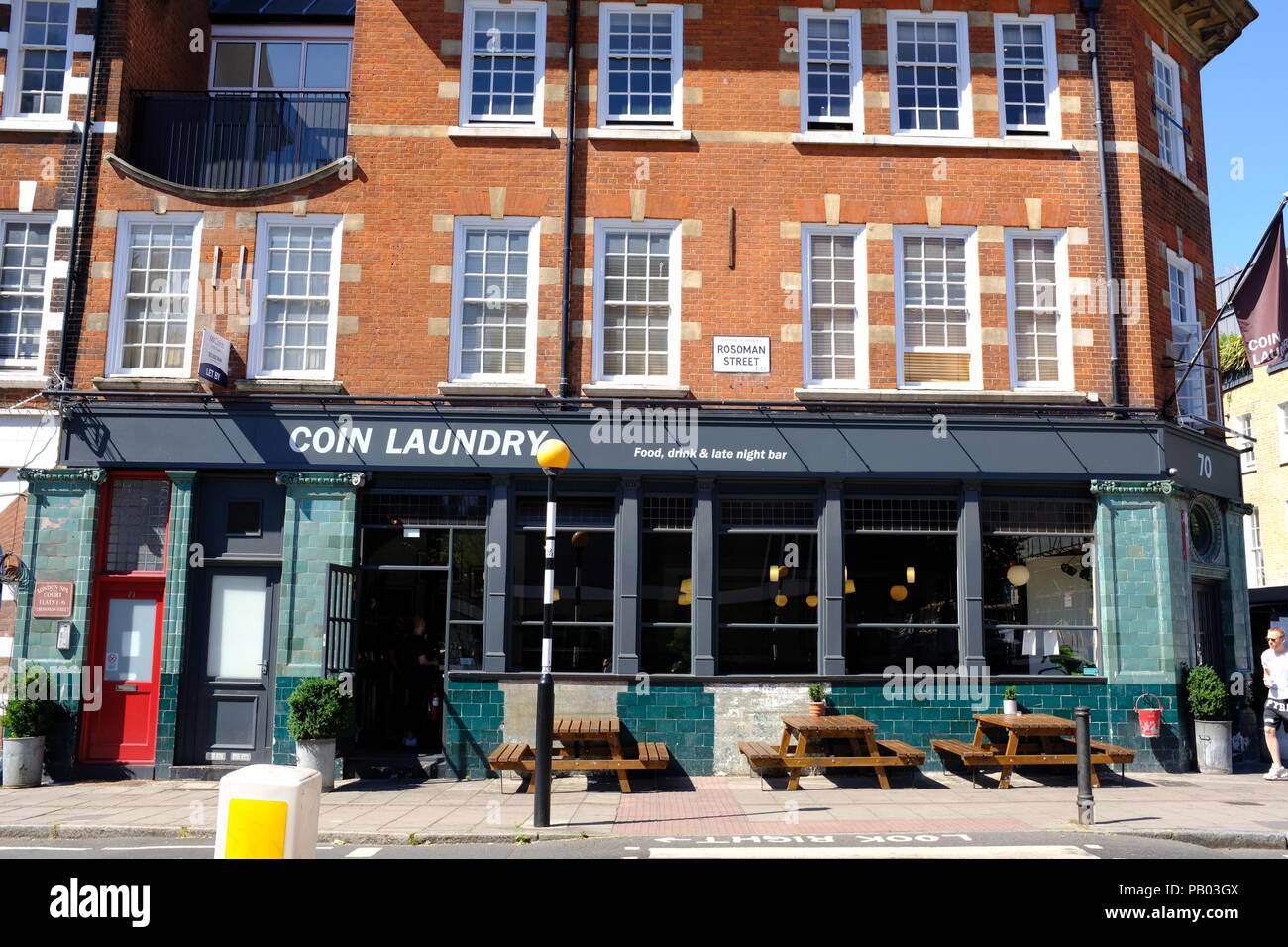 Lavandería con monedas pub, Exmouth Market, Londres, Inglaterra Foto de stock