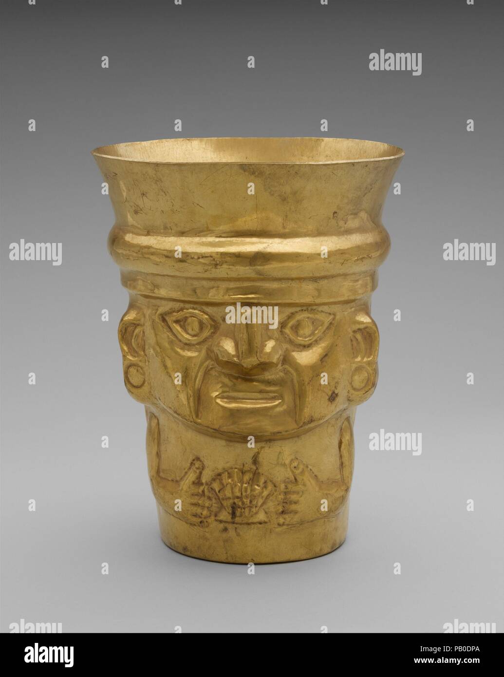 Museo Oro del Perú - Lima, vaso para procesiónes - Lambayeq…