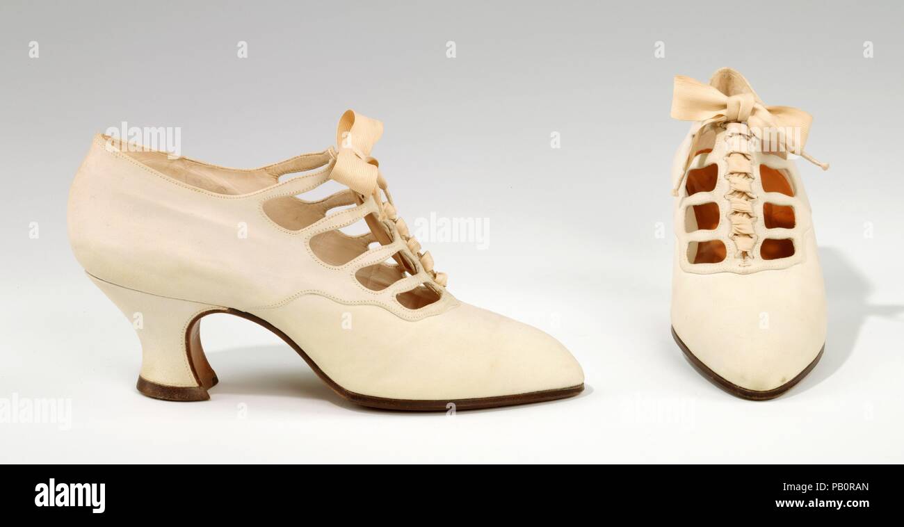 Los zapatos. Cultura: el francés. Diseñador: Pierre Yantorny (Italiano,  1874-1936). Fecha: 1925-30. Pietro Yantorny (1874-1936), el autoproclamado  'más caro zapatero en el mundo", fue un consumado artesano totalmente  dedicado al arte de