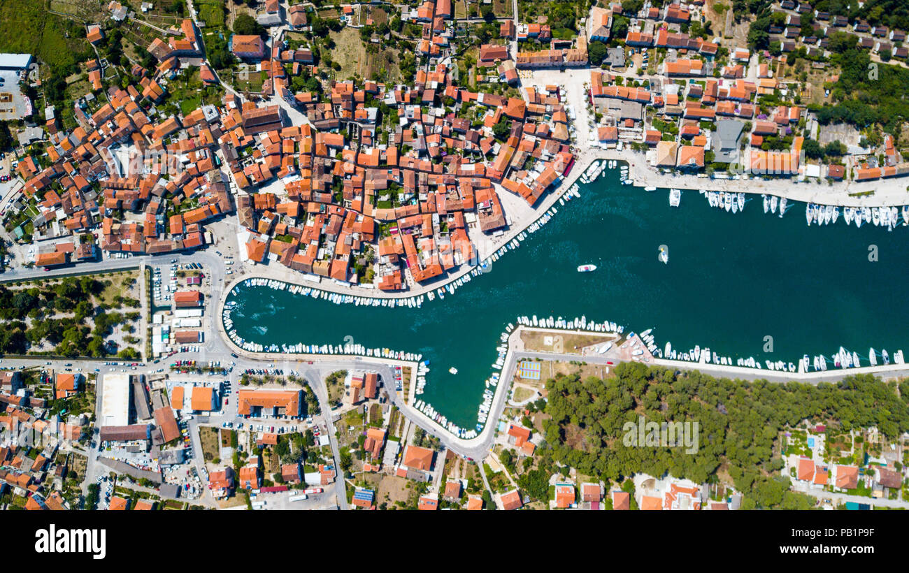 Vista aérea de la Ciudad Vieja de Stari Grad, Isla de Hvar, Croacia Foto de stock