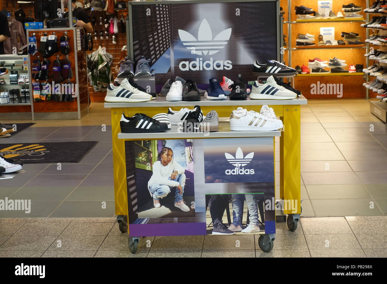 tienda zapatillas adidas