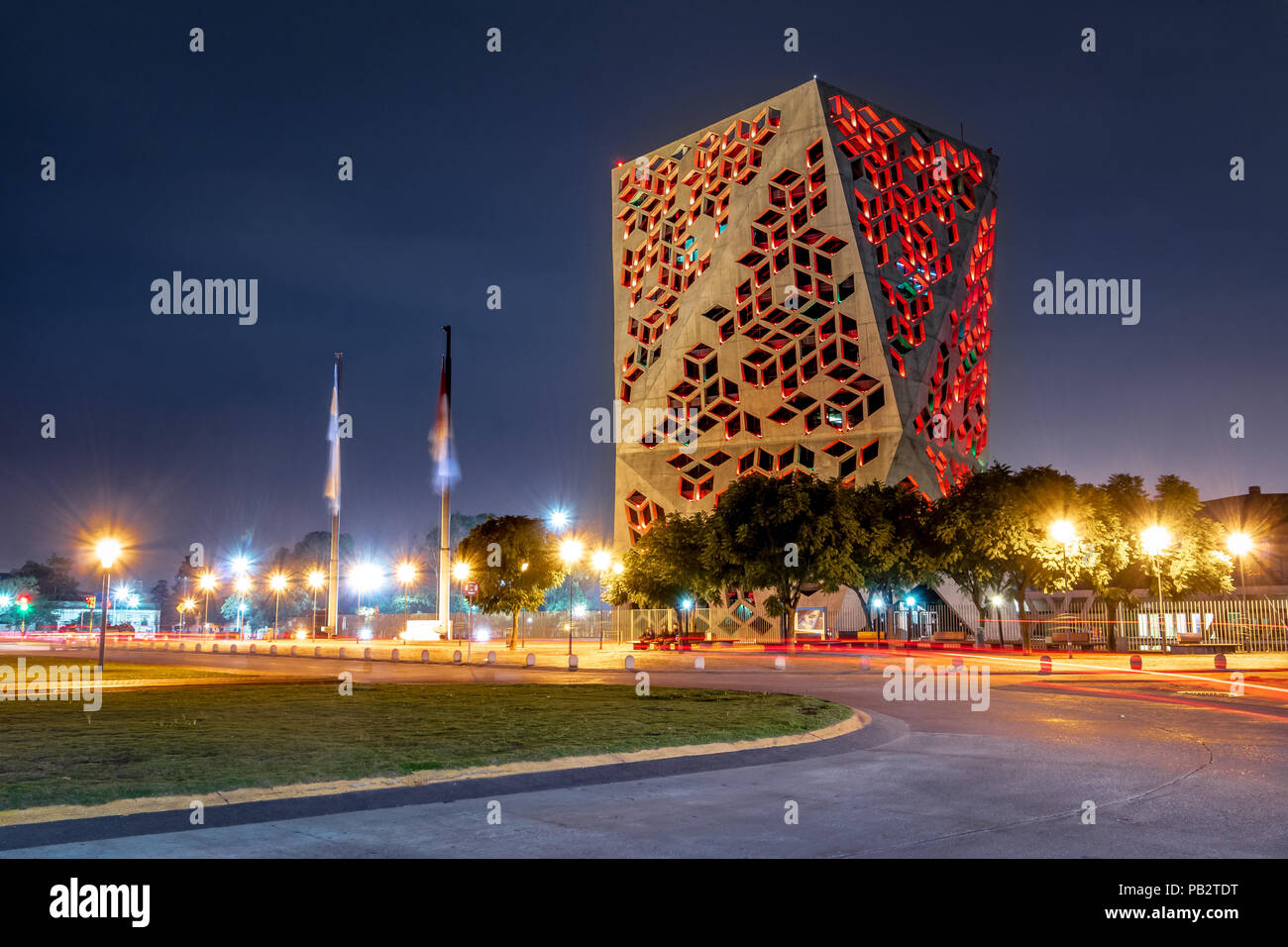 Centro Cívico del Bicentenario (Bicentenario Centro Cívico) por la