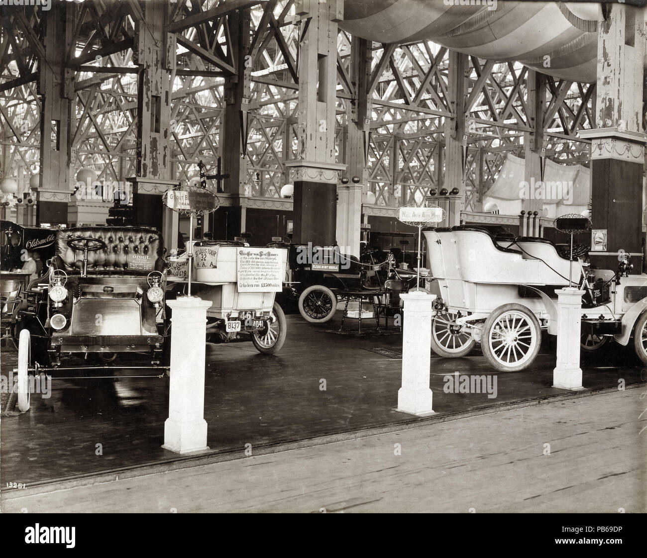 733 Grout Steamers y Blanco Manufacturing Company exhibición de