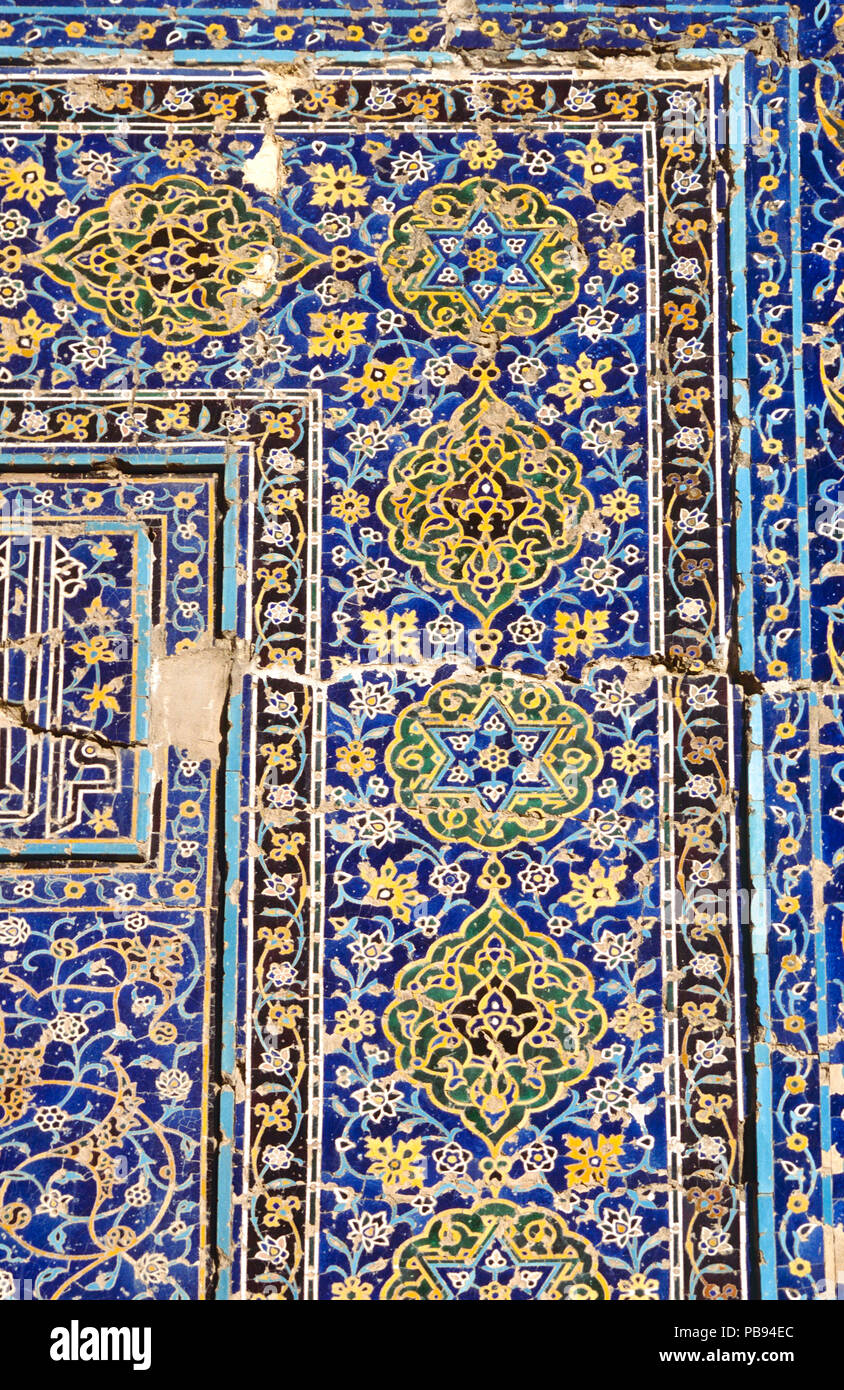 Detalle de la azulejería, la Mezquita Azul, Masjid-i Muzaffariya, Tabriz, Irán Foto de stock