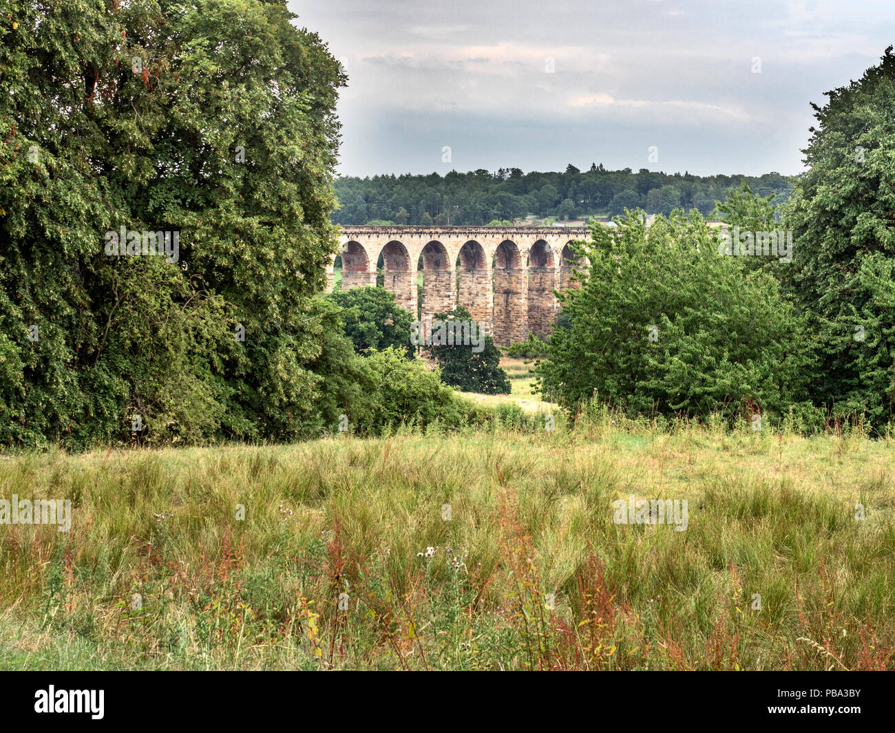 Valle Crimple Viaducto perseguía a través del valle cerca de Pannal Harrogate North Yorkshire Inglaterra Foto de stock