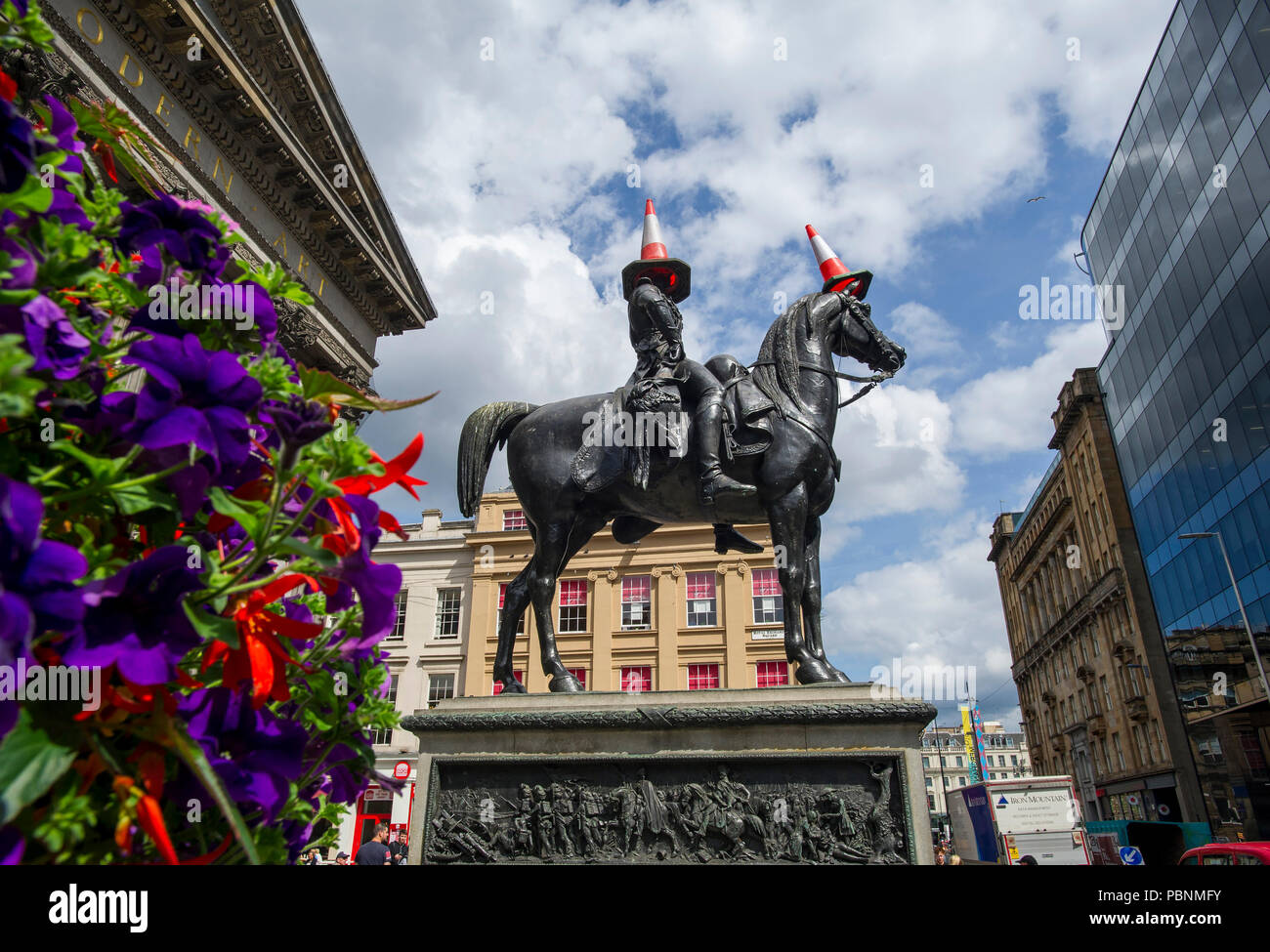 El Wellington estatua ecuestre es una estatua de Arthur Wellesley, primer duque de Wellington, situado en el Royal Exchange Square en Glasgow, Escocia. Foto de stock