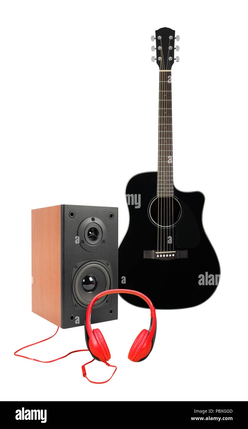 Música y sonido - Vista frontal negro chaqué electroacústicos guitarra, line  array GABINETE gabinete de altavoces y auriculares rojo sobre fondo blanco  aisladas bac Fotografía de stock - Alamy
