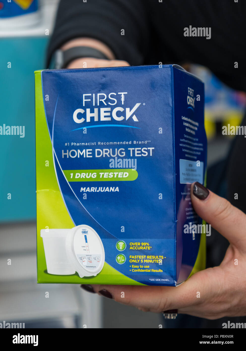 Home drug test kit para detectar la presencia de marihuana, home pruebas de detección de drogas, California, CA, EE.UU. Foto de stock
