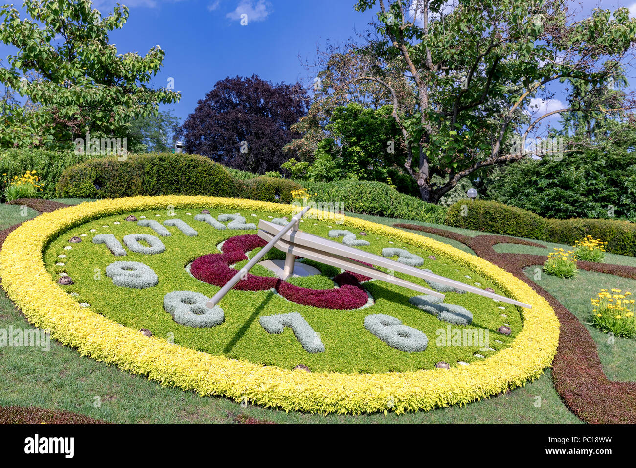 L'horloge fleurie, o el reloj de flores, parque Jardin Anglais, Ginebra,  Suiza Fotografía de stock - Alamy