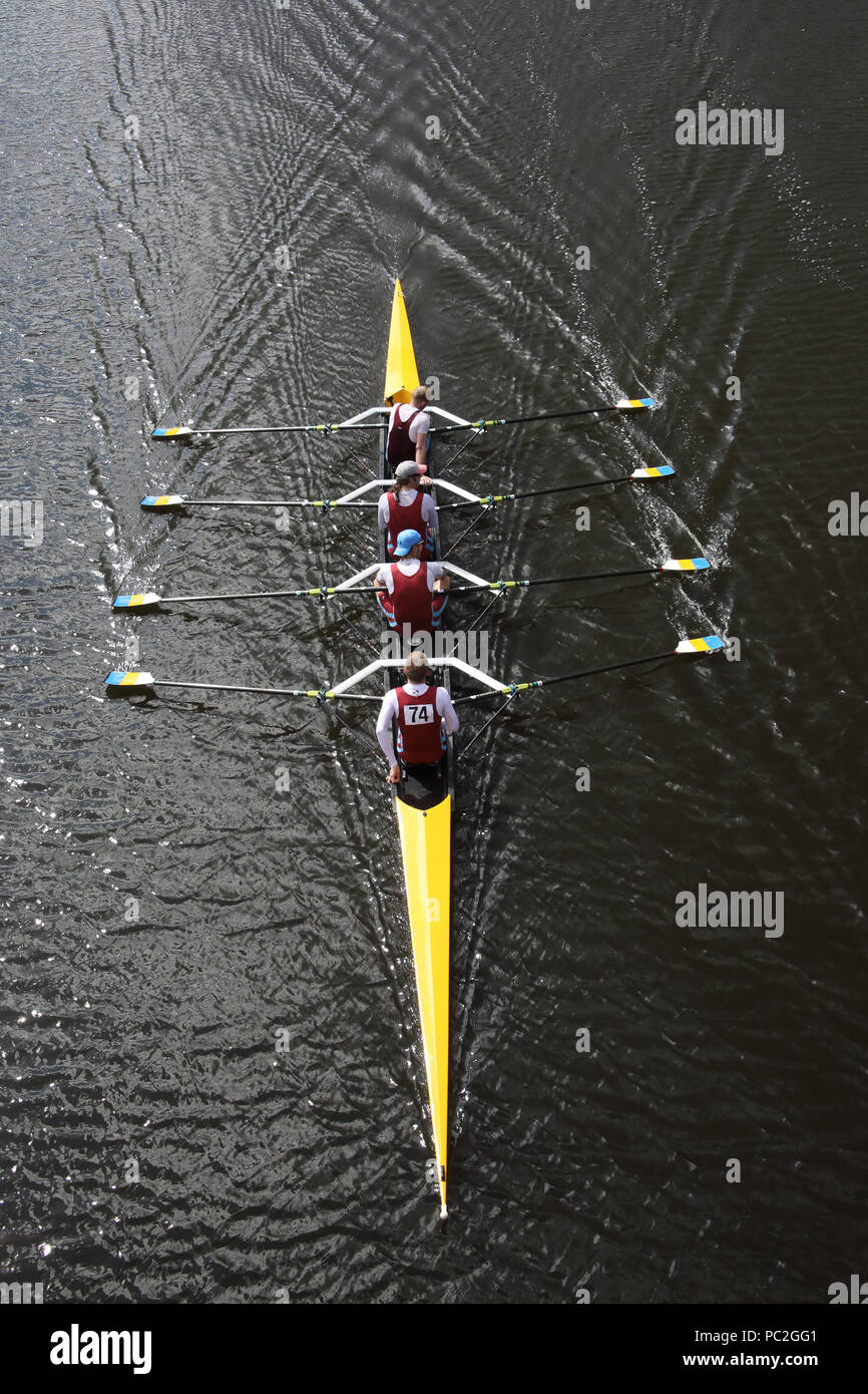 Tees Club de Remo coxless quad, en Warrington Verano 2018 Club de Remo regata, Howley Lane, el río Mersey, Cheshire, el Noroeste de Inglaterra, Reino Unido. Foto de stock