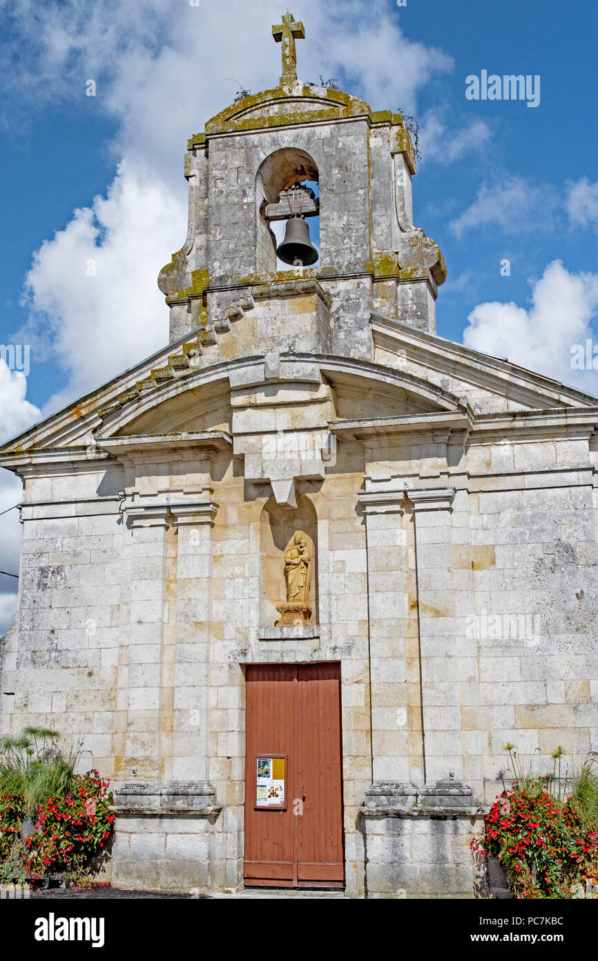 (Département Saint-Agnant Charente-Maritime, Francia); la Iglesia Kirche Foto de stock