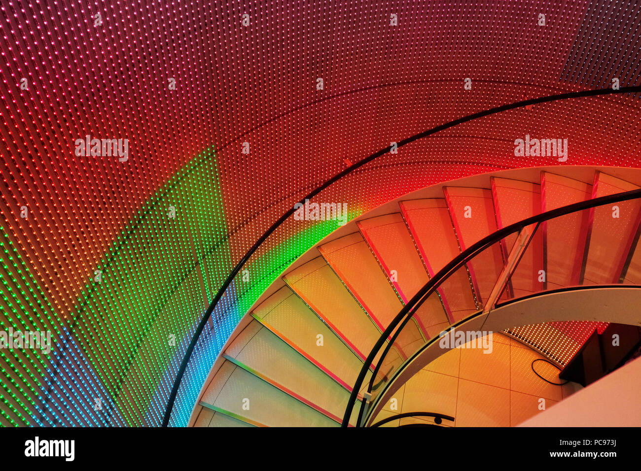 Bombillas De Colores En La Pared De La Tienda Sephora En Paris