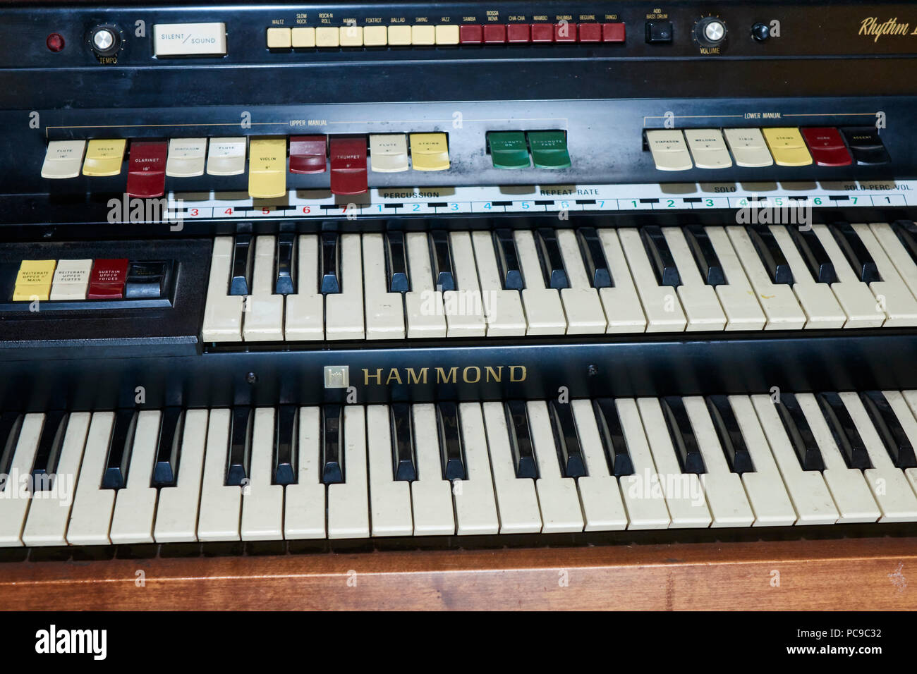 Hammond Rhythm 2 teclado Piano Fotografía de stock - Alamy