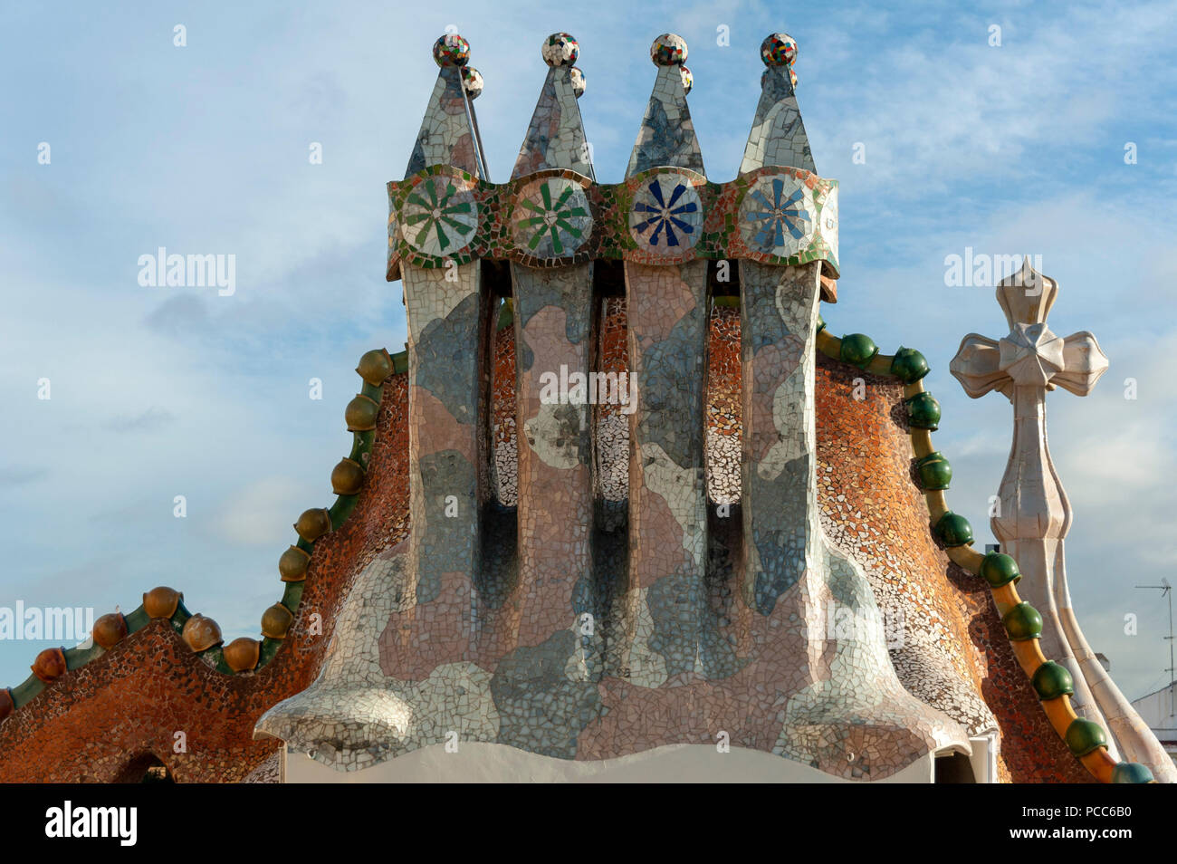 Barcelona, Casa Batlló. Kamine. Architekt: Antonio Gaudí Cornet, 1904-1906 Foto de stock