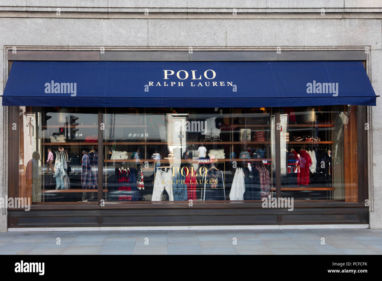Londres, Reino Unido - El 31 de julio 2018: Polo Ralph Lauren tienda de ropa  tienda en Regent Street, en el centro de Londres Fotografía de stock - Alamy