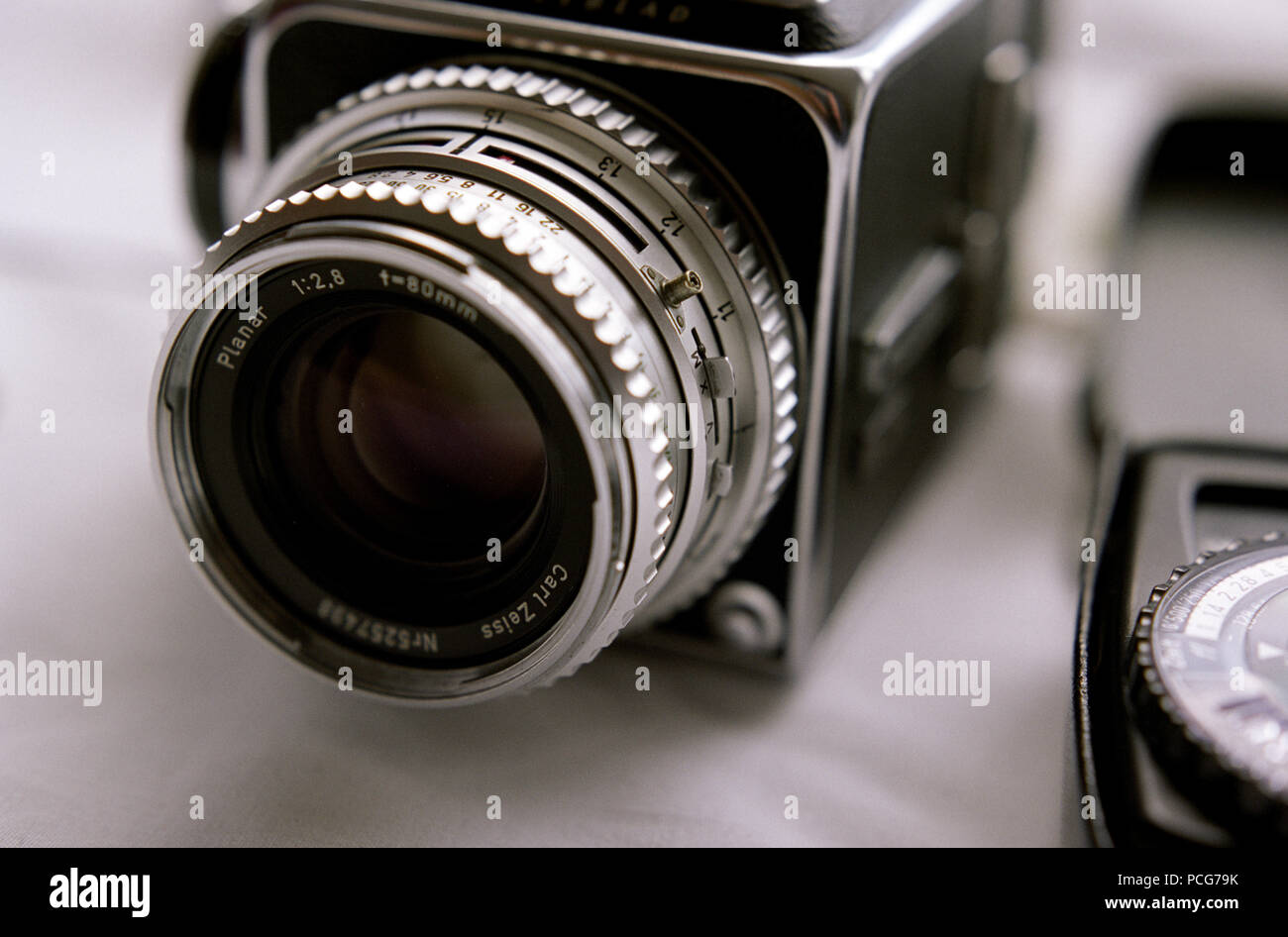 Hasselblad 500C de formato mediano cámara fotográfica analógica (09/03/2006  Fotografía de stock - Alamy