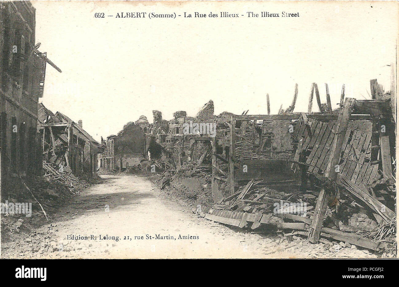 Albert-FR-80-en-Rue des Illieux ruina-01. Foto de stock