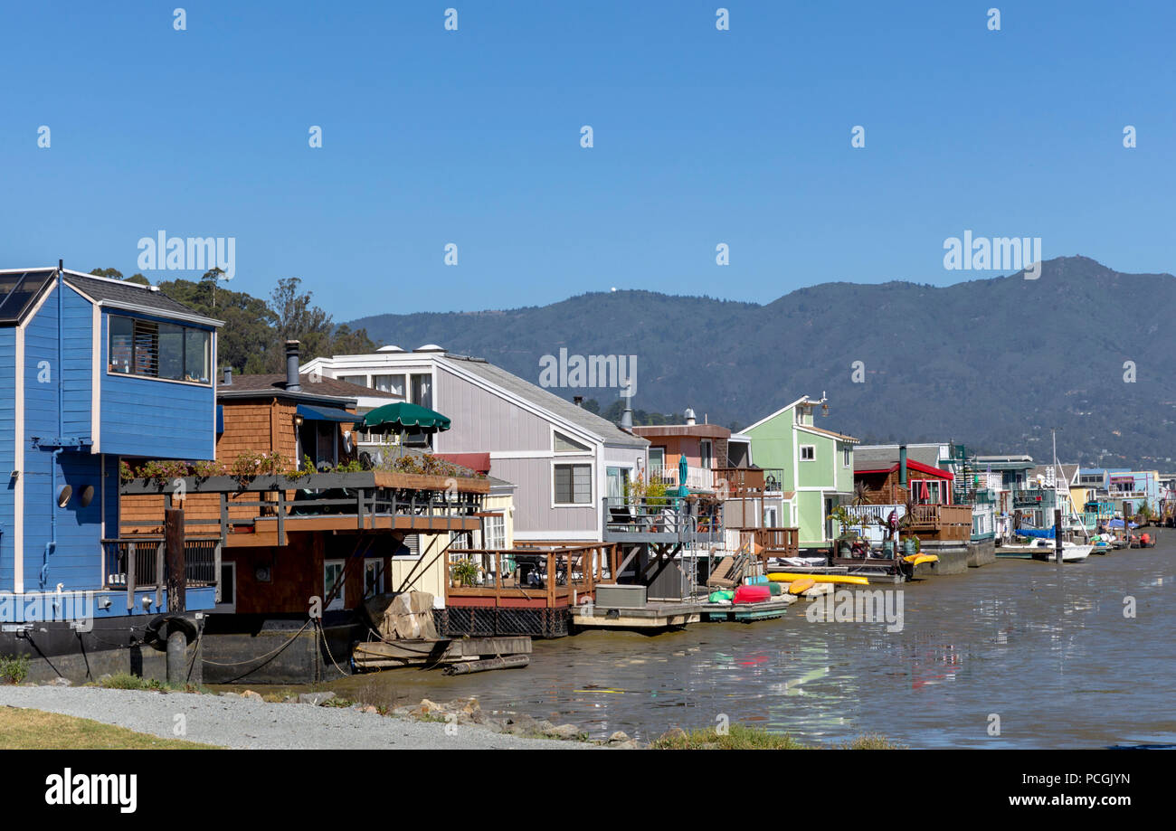 Sausalito casas flotantes, Sausalito, California, Estados Unidos de América, Martes, Junio 05, 2018. Foto de stock