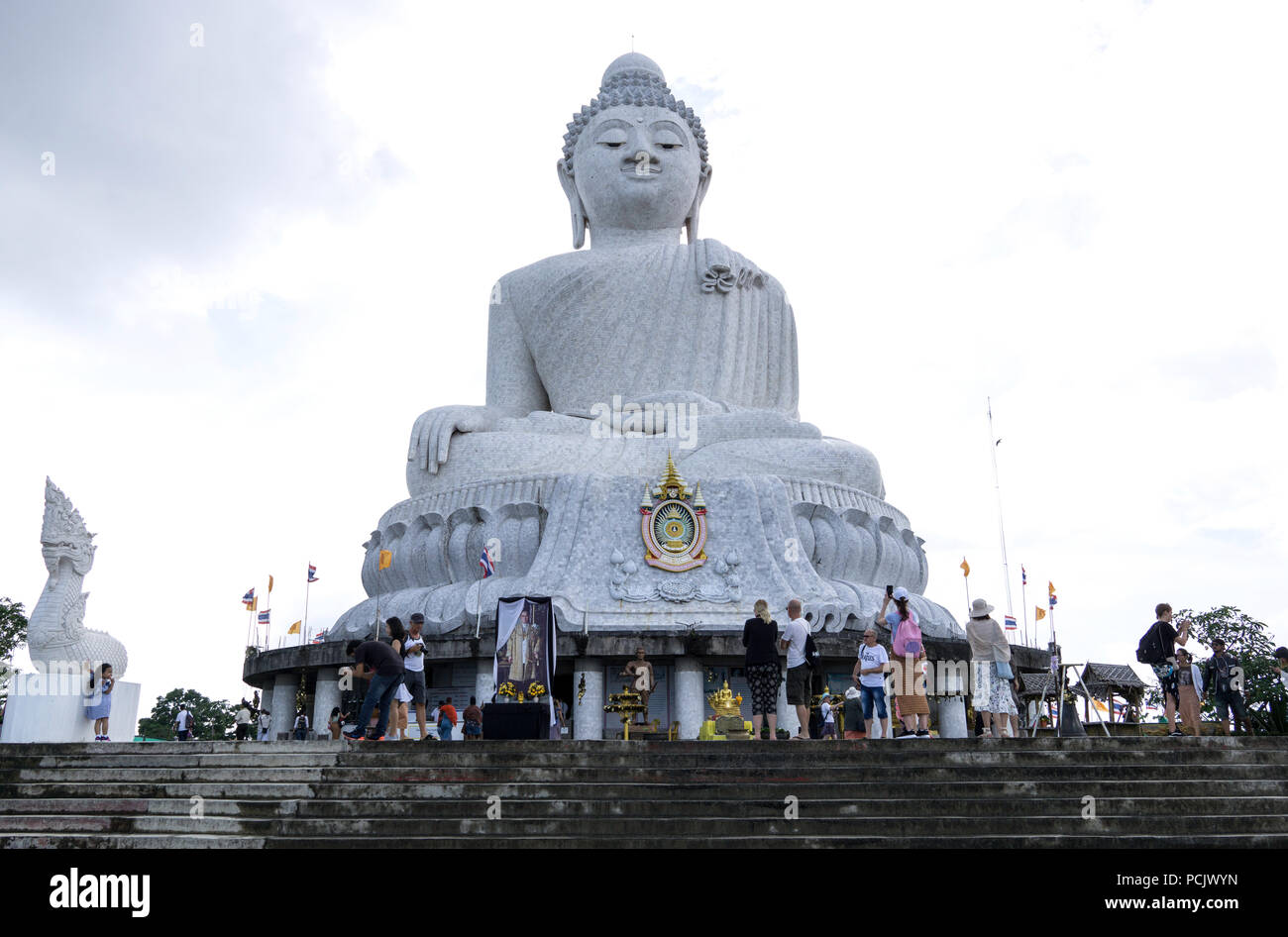 Big Buddha Phuket, que es uno de los más importantes de la isla y reverencien a hitos en la isla. Foto de stock