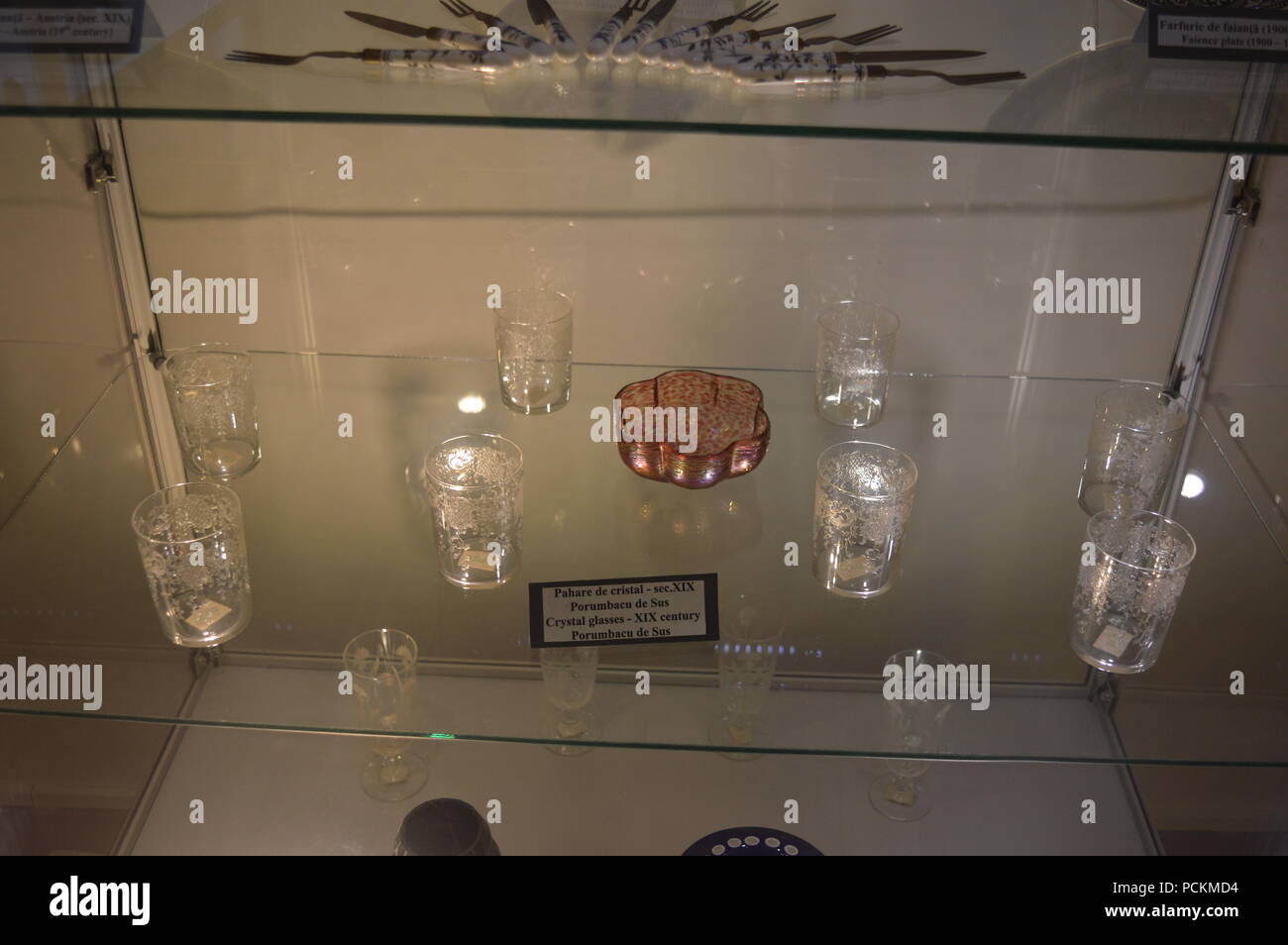 Vasos de cristal del siglo XIX Foto de stock