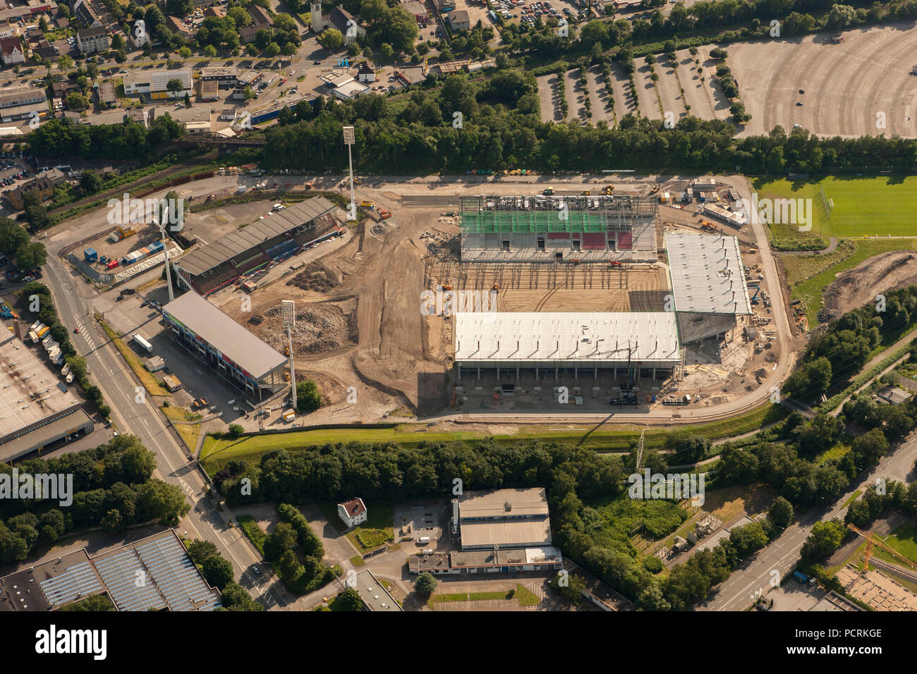 Foto aérea, Georg Melches Stadium, el estadio Rot-Weiss RWE-Essen, Essen, área de Ruhr, Renania del Norte-Westfalia, Alemania, Europa Foto de stock