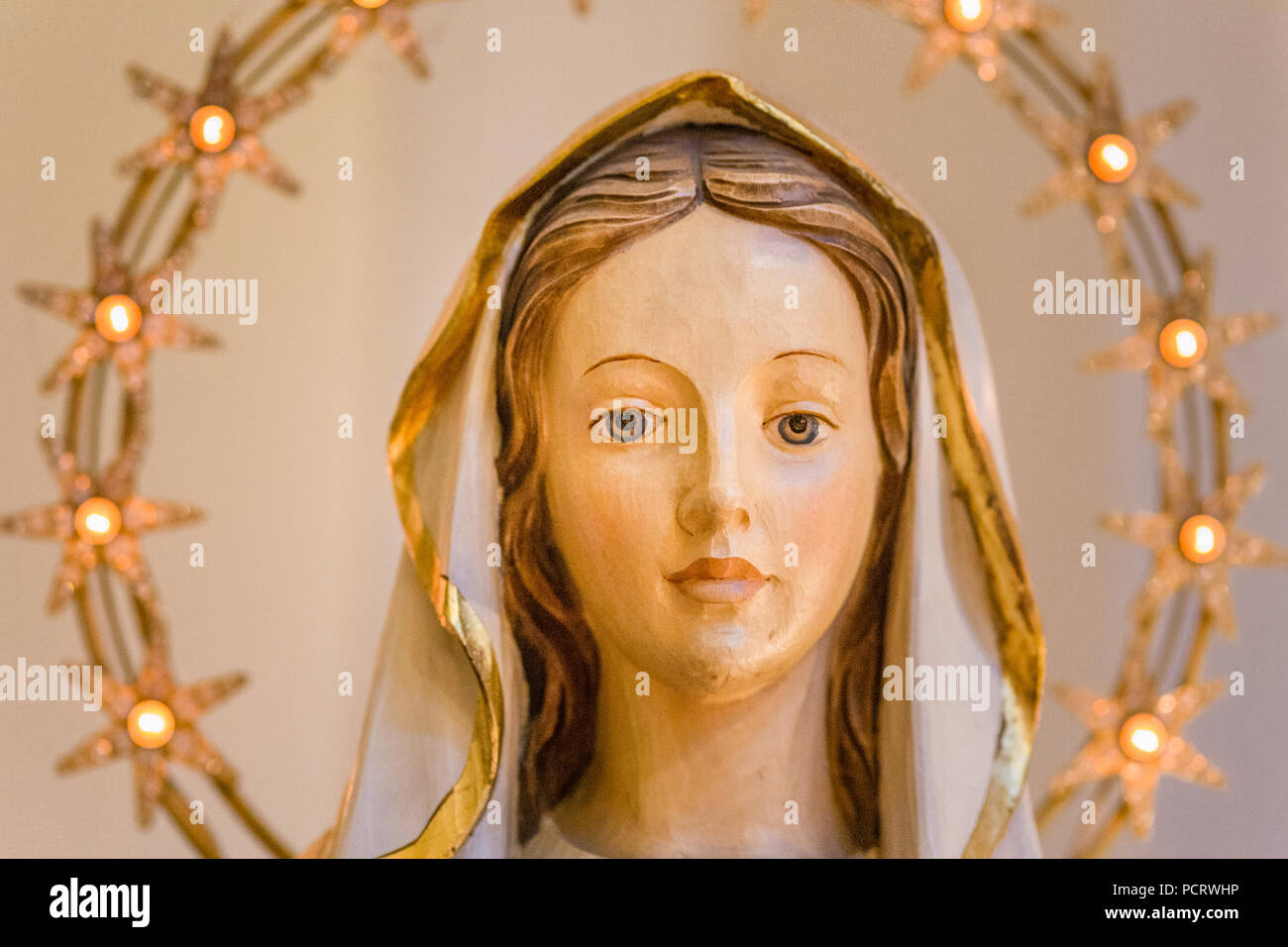 Ravena, Italia Agosto 2, 2018 la estatua de la santísima Virgen