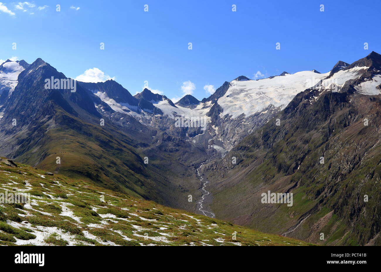 Panorama del paisaje glaciar alpino cerca de Obergurgl, Oetztal en Tirol, Austria. Foto de stock