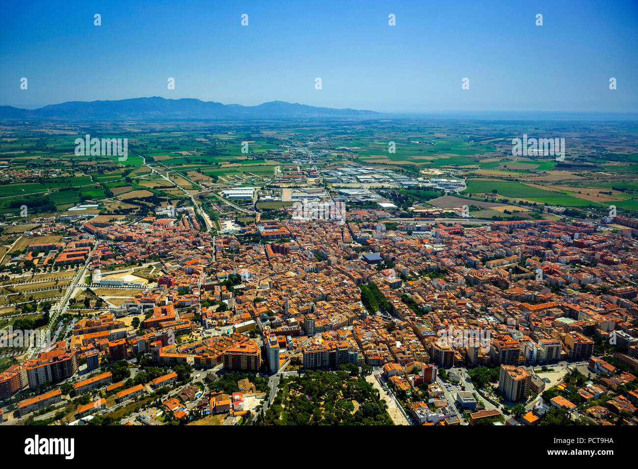 Vista general de la ciudad de Figueres, Costa Brava, Cataluña, España Foto de stock