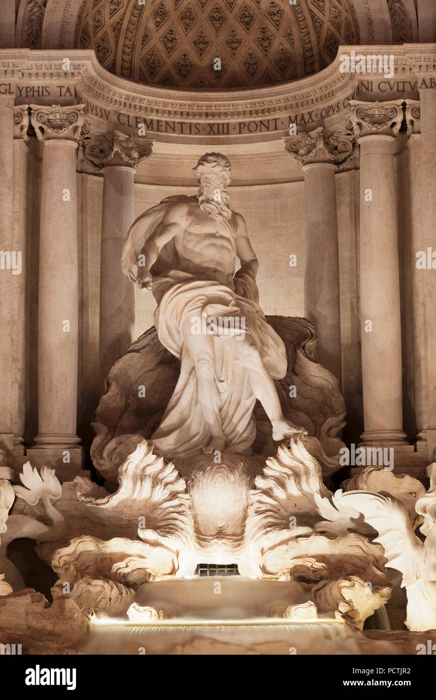 Mar dios Oceanus, Fontana de Trevi, Roma, Lazio, Italia Foto de stock