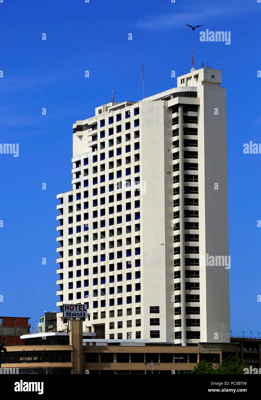 Puerto La Cruz, Anzoátegui, Venezuela. 3 ago, 2018. Agosto 03, 2018. El Rasil  Puerto La Cruz Hotel es un impresionante edificio de 25 plantas y 347  habitaciones. Está situado en el corazón