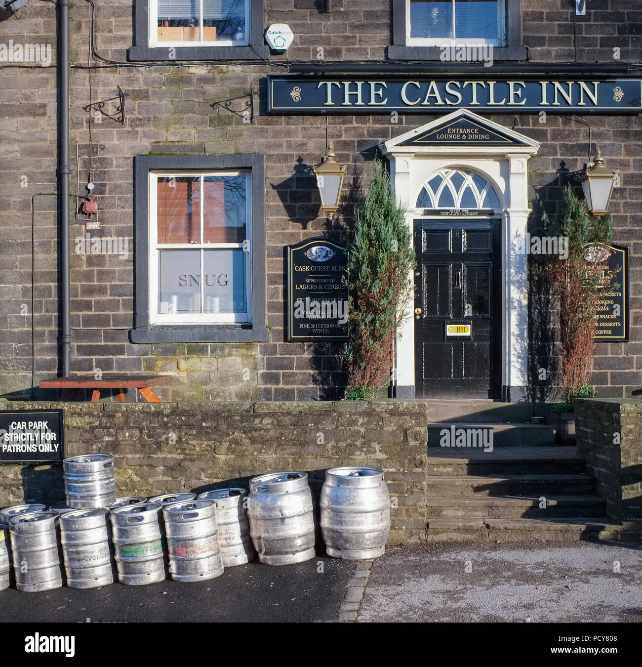 El Castle Inn Pub en Skipton, un mercado de la ciudad en el distrito de Craven de North Yorkshire, el 27 de diciembre de 2015, de Skipton, Inglaterra. Foto de stock