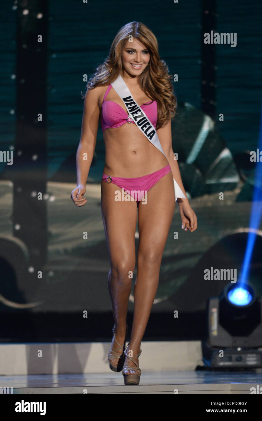 Miss venezuela traje de baño fotografías e imágenes de alta resolución -  Alamy