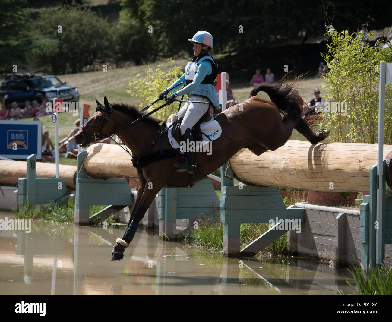 Gatcombe Park Gloucestershire Magic millones Festival British Eventing.Katie Preston & Templar justicia en la magia del agua durante millones British Open Championships 2018 Foto de stock