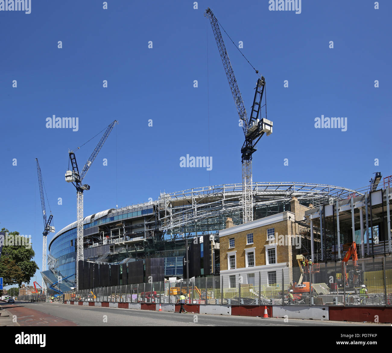 Construcción de Inglaterra premier league Tottenham Hotspur equipo nuevo estadio de 62.000 asientos en White Hart Lane, Londres. A punto de terminarse (agosto 2018). Foto de stock