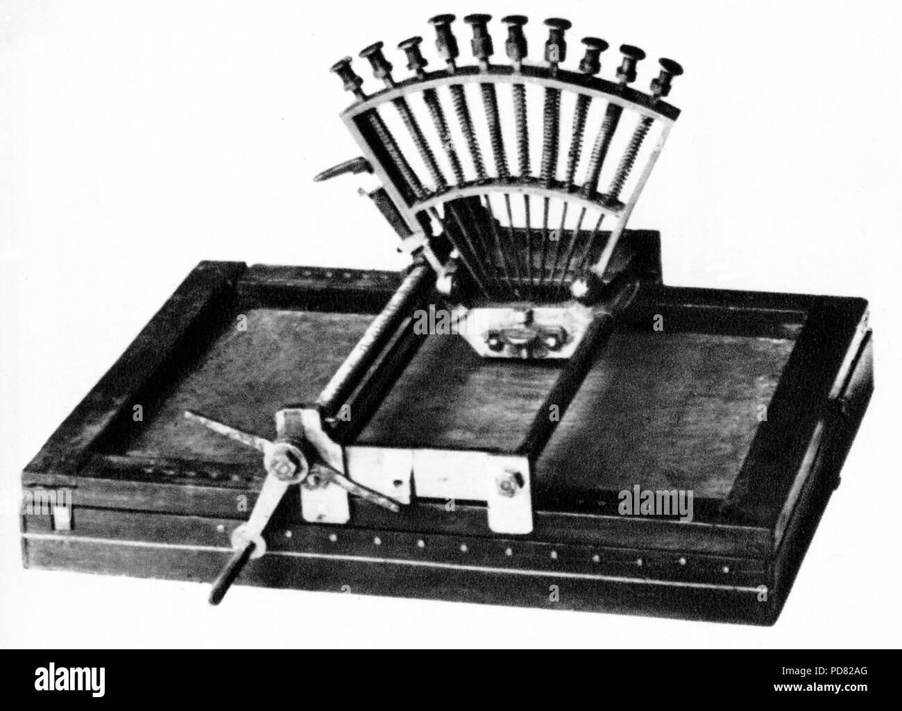 Louis Braille, aparatos de Foucauld para producir la escritura en relieve para personas ciegas o con visión limitada de personas capaces de leer Foto de stock