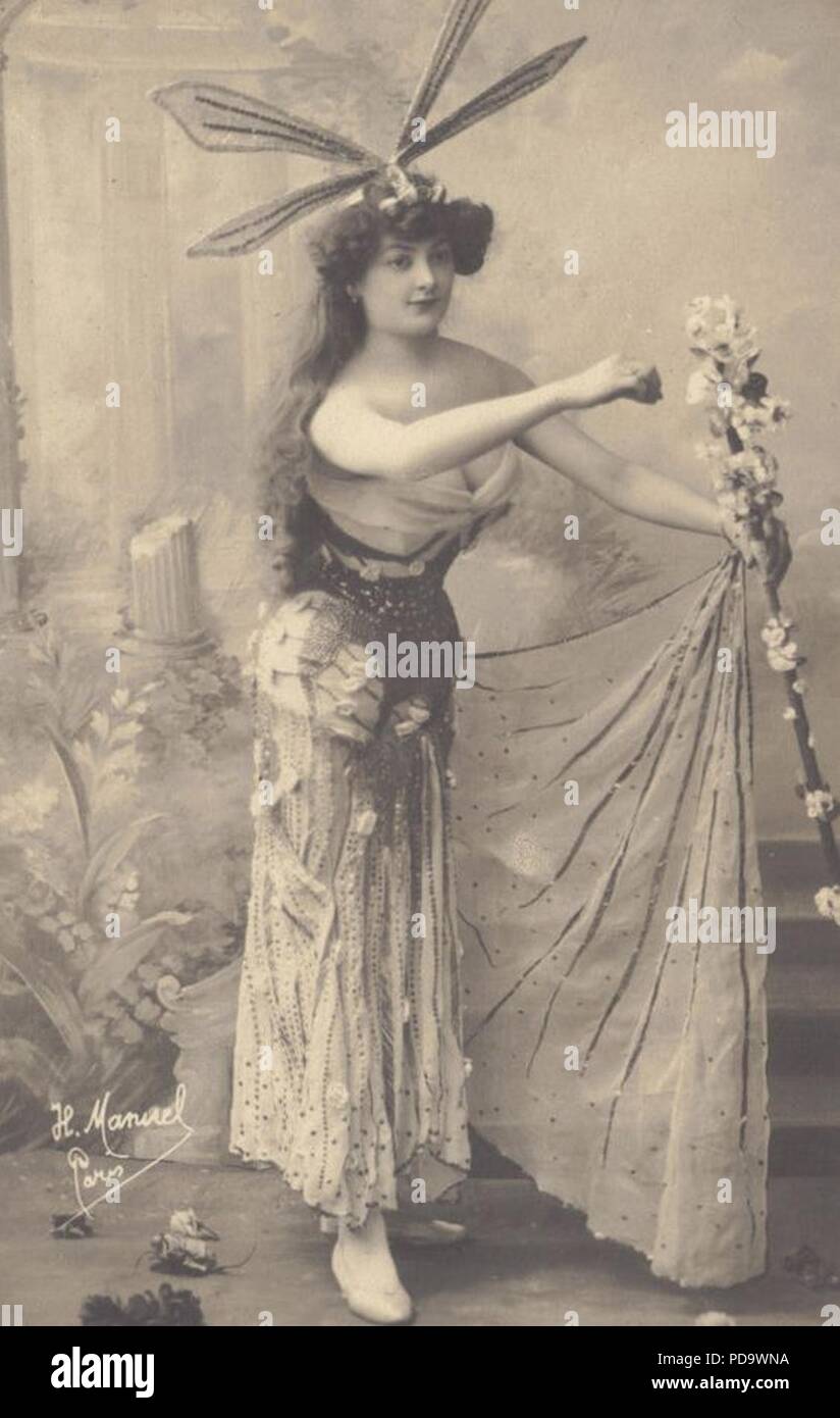 Angarde Cabaret francés, Intérprete, circa 1900. Foto de stock
