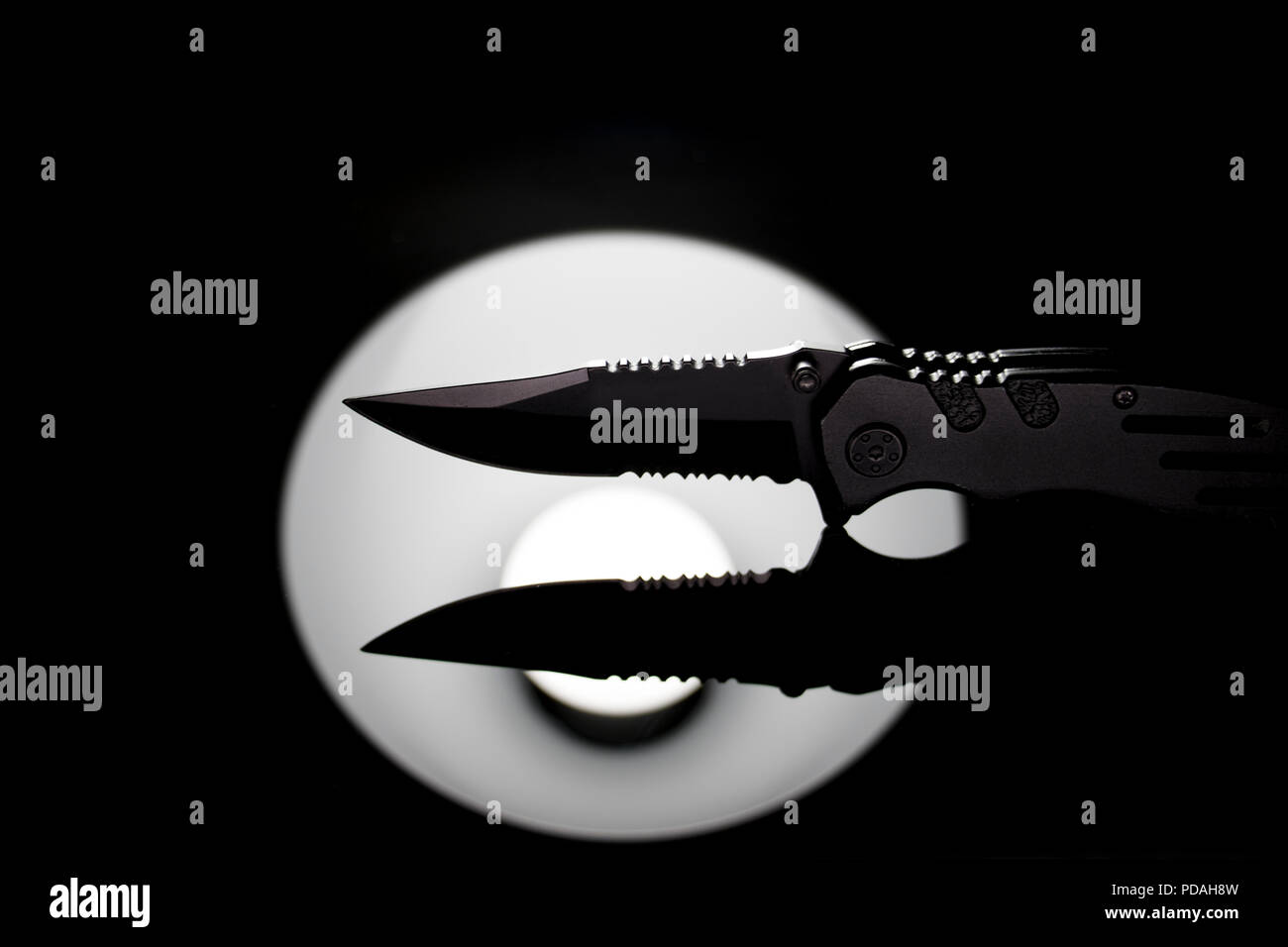 Cuchillo de supervivencia fotografías e imágenes de alta resolución - Alamy