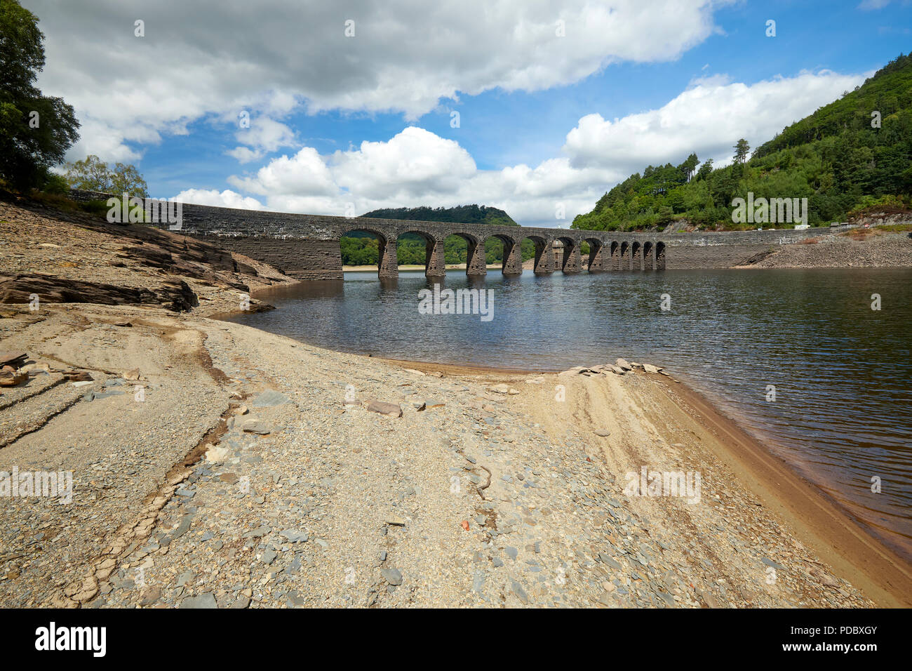 Ddu Garreg Dique Valle Elan Ryhayader Gales Powys UK Foto de stock