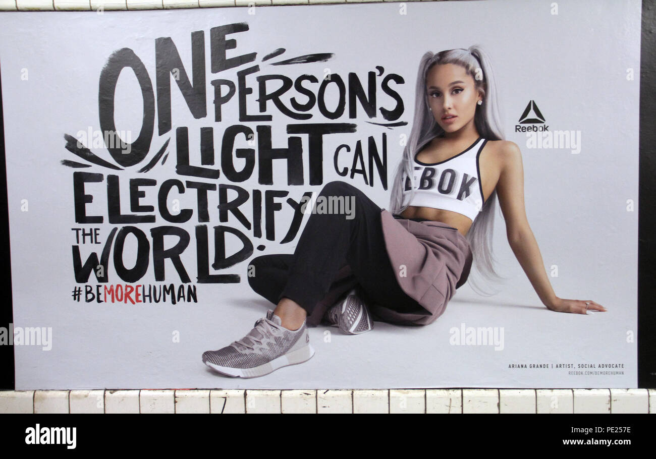 Complaciente Fábula Arenoso Nueva York, Estados Unidos. 11 de agosto de 2018. ***Sólo para uso  editorial*** Ariana Grande en el nuevo anuncio de Reebok Reebok más  Human-Celebrating Mujeres Poderosas en la estación de metro de