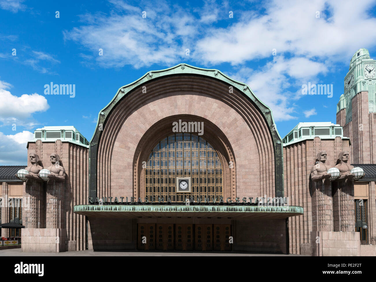 La arquitectura Art Nouveau de la Estación Central de Helsinki, Helsinki, Finlandia Foto de stock