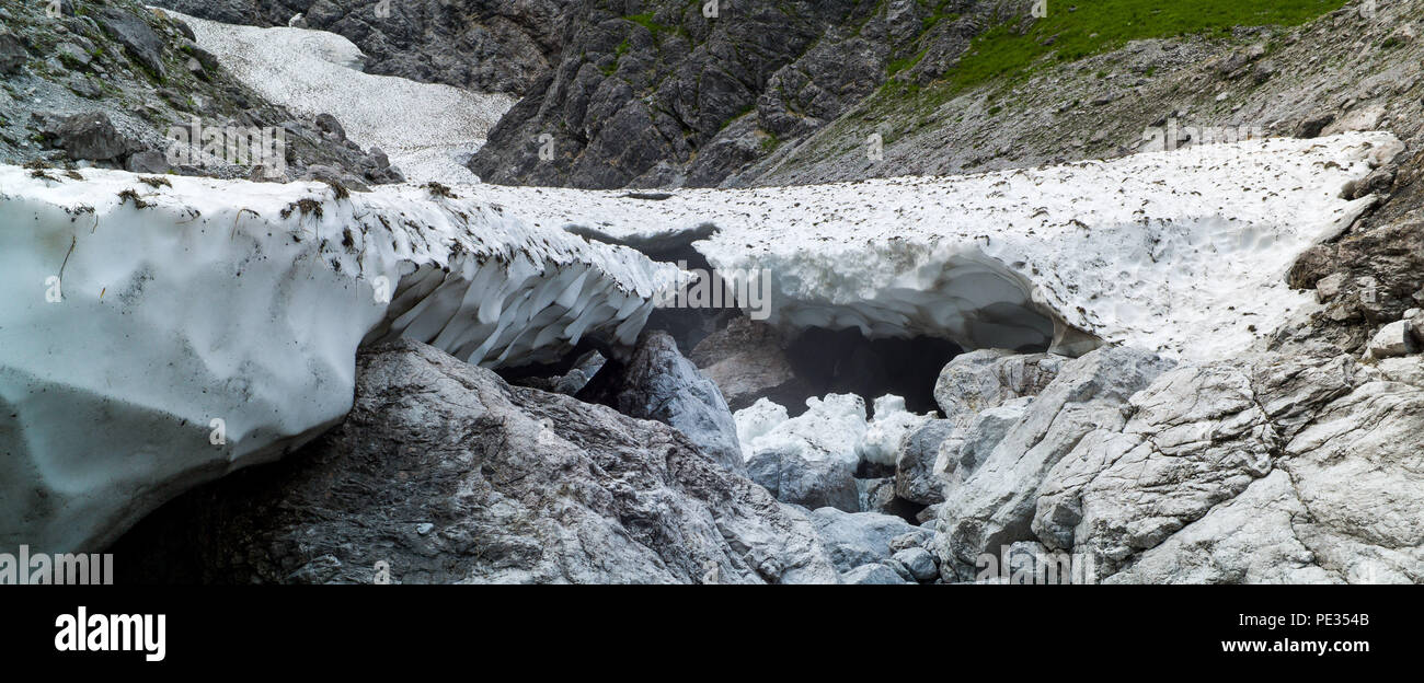 Campo de Hielo Watzman Eiskepelle y montaña. El parque nacional de Berchtesgaden en Baviera, Alemania Foto de stock