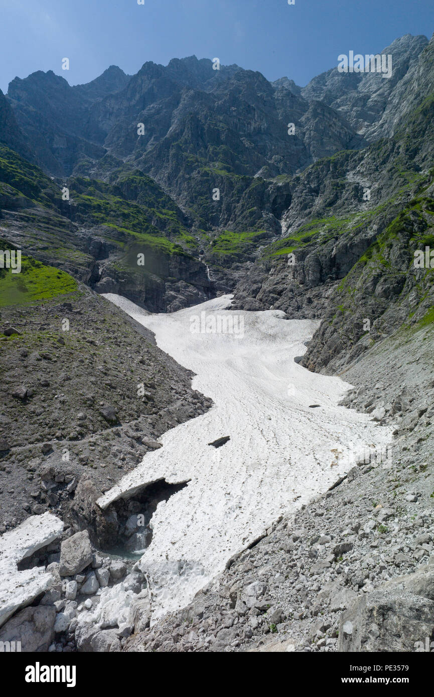 Campo de Hielo Watzman Eiskepelle y montaña. El parque nacional de Berchtesgaden en Baviera, Alemania Foto de stock